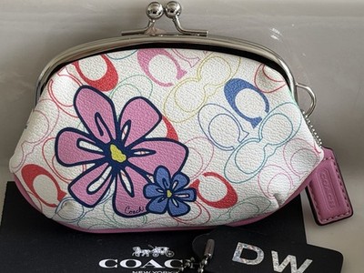 COACH PINK/MULTI SIGNATURE FLOWER COATED CANVAS KISSLOCK COIN