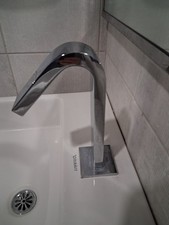 KOHLER Loure Touchless Single Stem Bathroom Faucet in polished Chrome