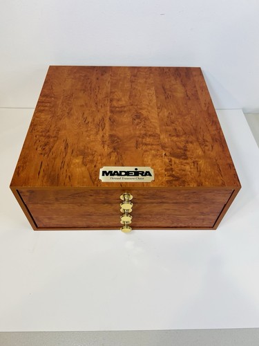 Madeira Thread Treasure Chest Rayon Spools Reels Germany 3 Drawer Wood Chest - Picture 3 of 6