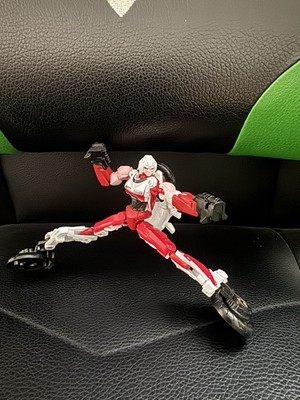 Hasbro Transformers Studio Series - Core Class Arcee Action Figure