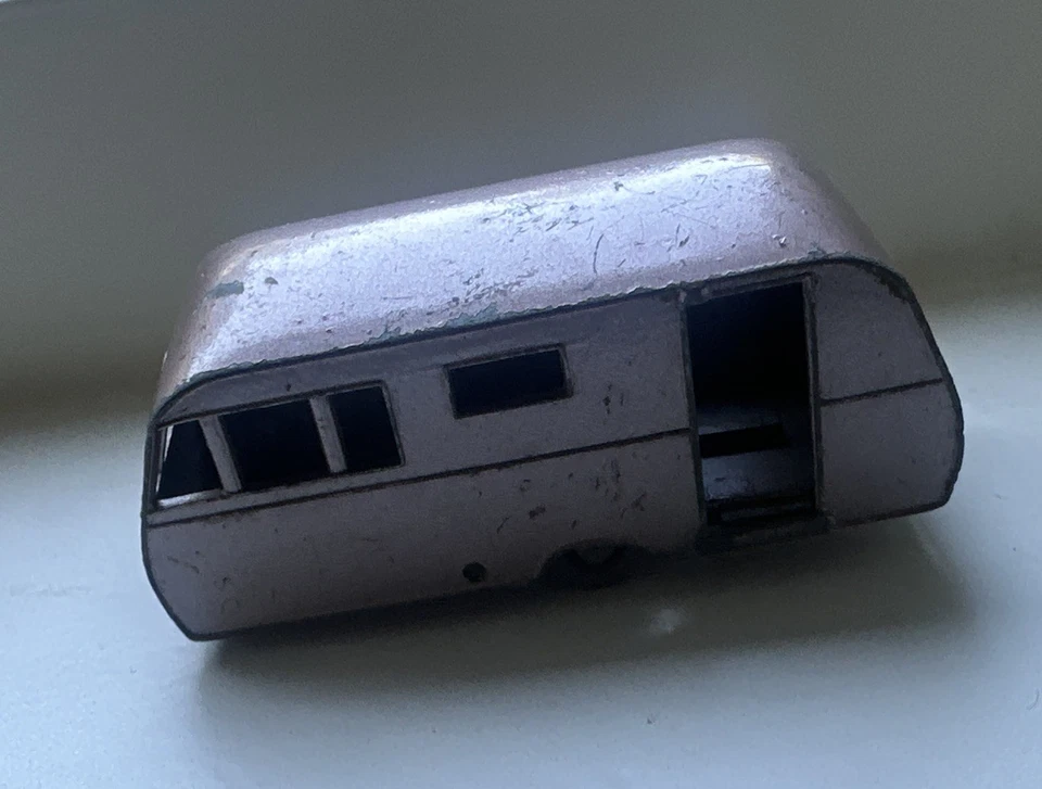 Caravana DE COLECCIÓN Matchbox Nº 23 Bluebird Dauphine de LESNEY *Color Malva* Leer Foto 2 de 4