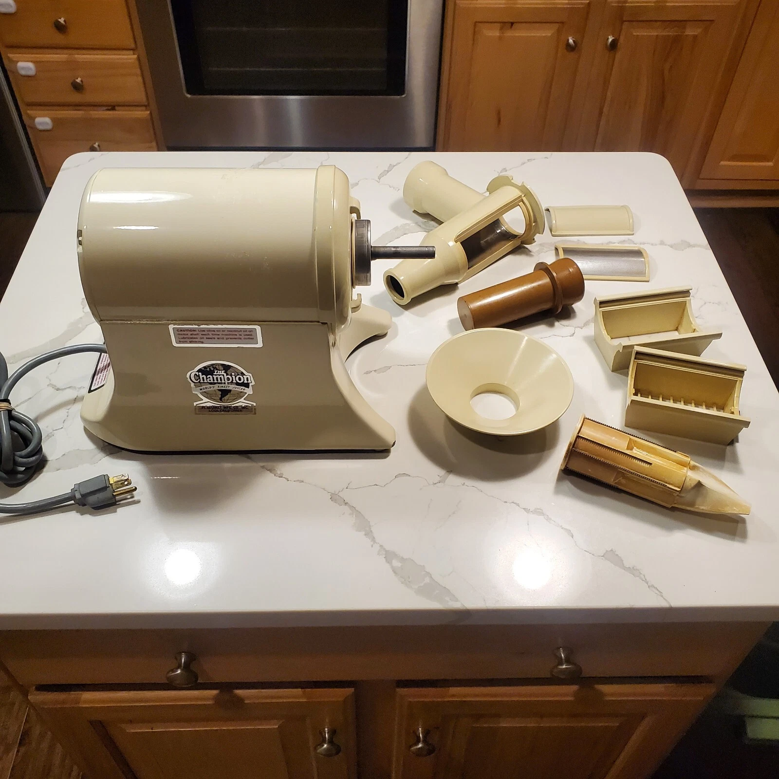Champion Juicer G5-NG853S 540W Household Juicer W/EXTRA PIECES!!!