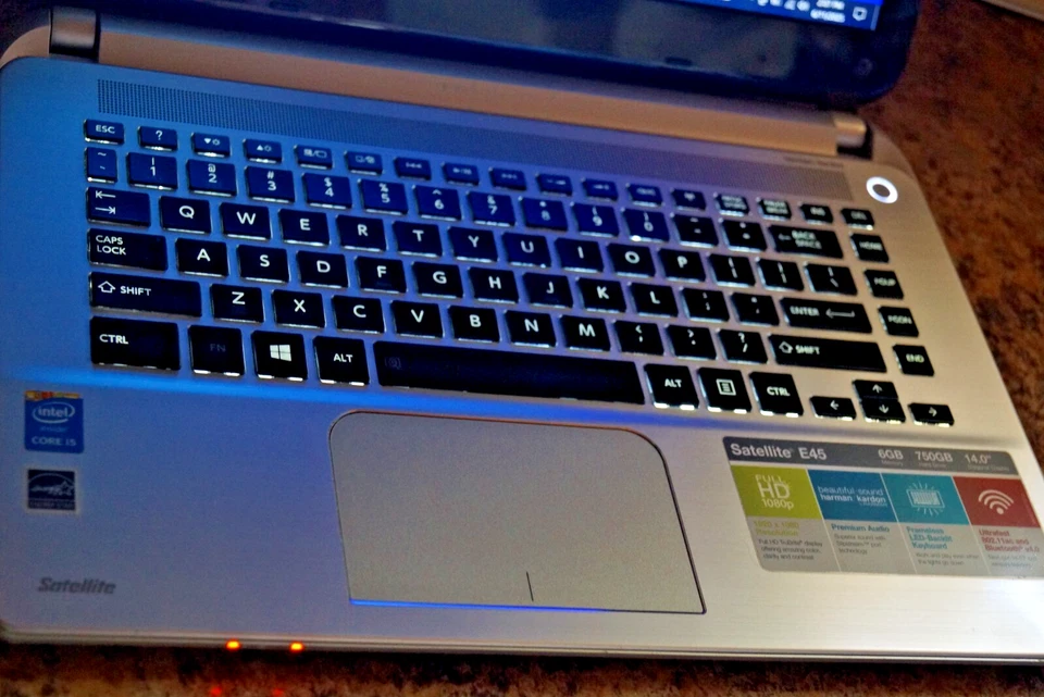 LEER Toshiba E45-B4200 Gen4 i5@2.40GHz,6GB RAM,720GB HDD,22H2 Versión WIN 10PRO Foto 2 de 4