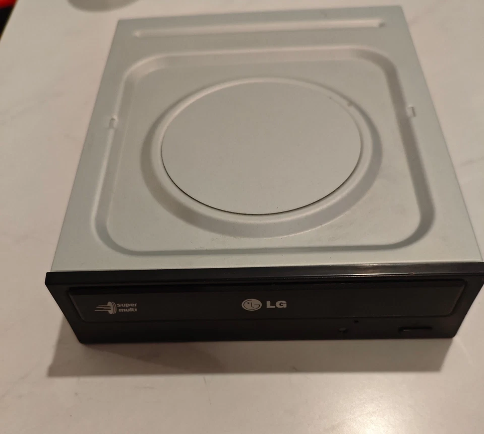 LG DVD Burner 22X DVD+R 8X DVD+RW 22X DVD-R 16X DVD-ROM 48X CD-ROM GH22NS50 - Image 2 of 3