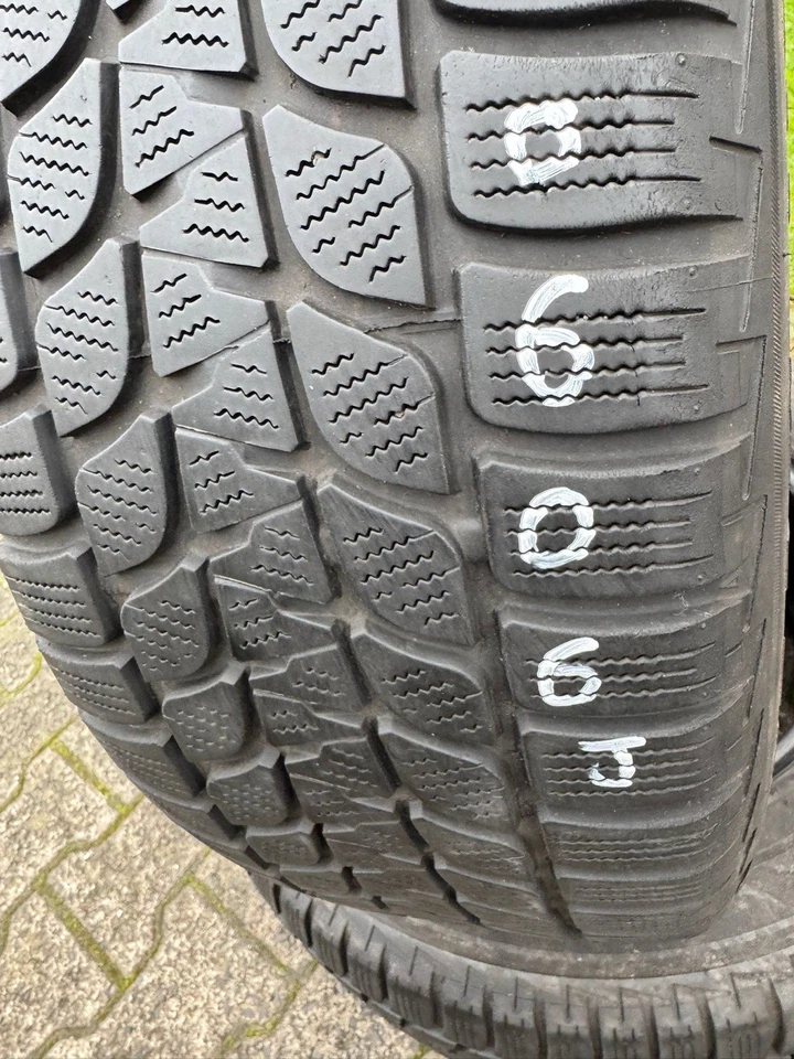 2x Bridgestone Blizzak LM-25 4x4 235/60 R17 102H M+S MO Winterreifen DOT2013 5mm - Bild 4 von 4