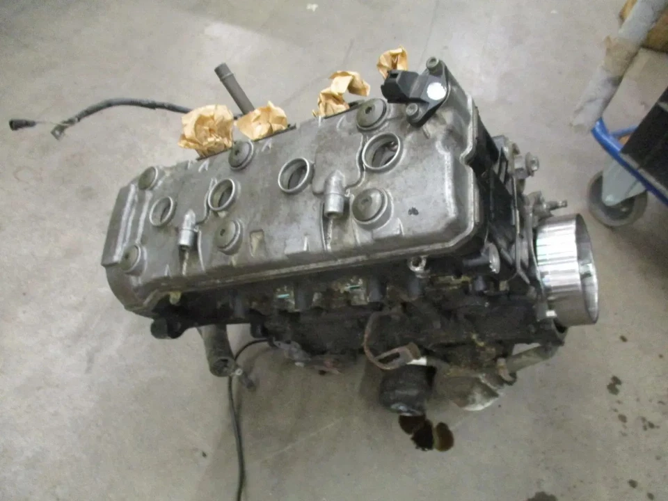 Motor 27683 km N730-108047 Suzuki GSR 600 WVB9 Polrad engine - Bild 2 von 4