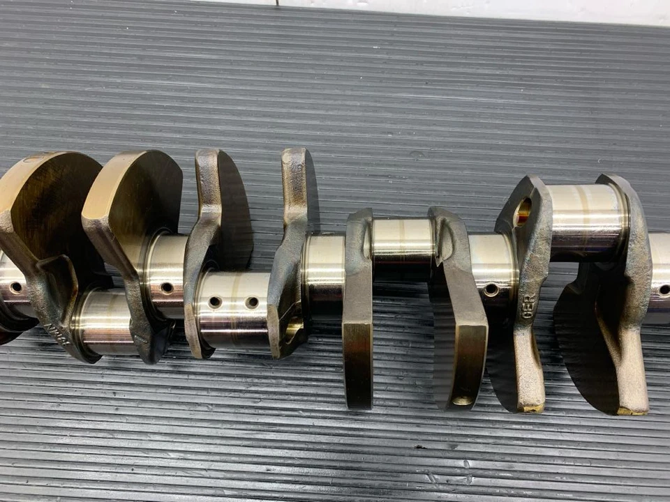 2011 - 2014 PORSCHE CAYENNE OEM 4.8L V8 ENGINE CRANKSHAFT - Imagem 4 de 4