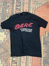Vintage D.A.R.E. T-shirt small 90 s