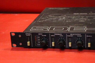 USED Roland SDE-2000 SDE 2000 Digital Delay Rack Effect Vintage