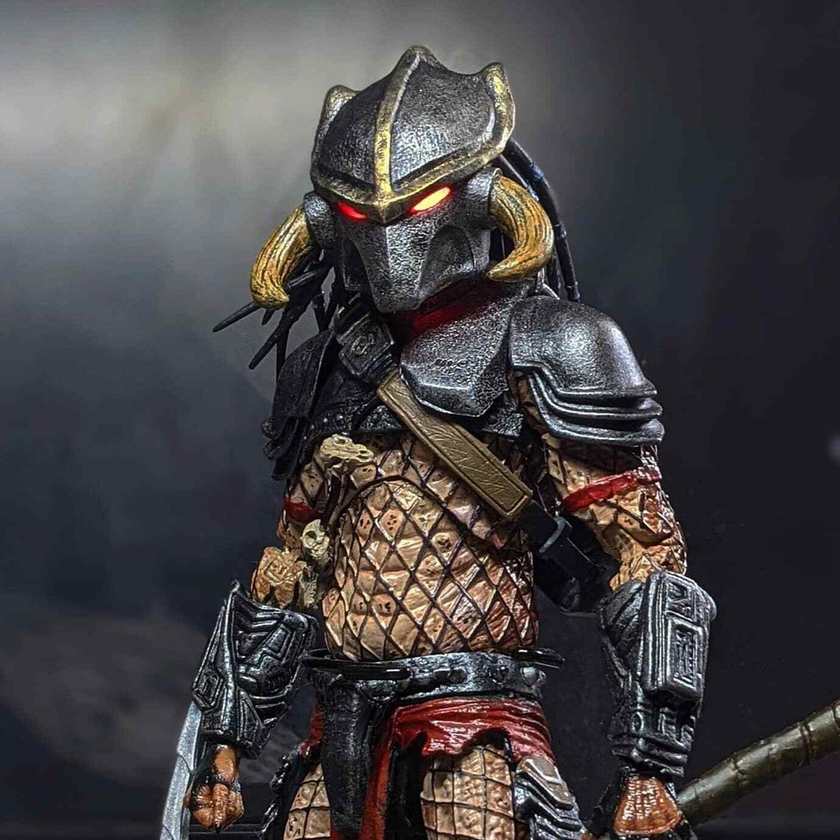 Custom Neca 1/12 scale Predator Mask with LED ***MADE TO
