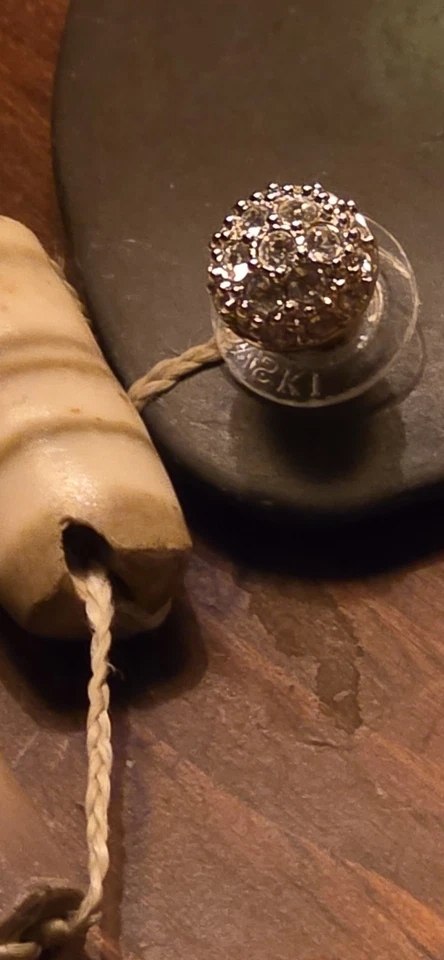 Aretes de diamantes naturales de 0,70 quilates de oro amarillo macizo de 10 quilates con racimo de flores Foto 3 de 4