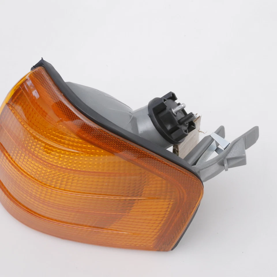 ЖЕЛТЫЙ ПОВОРОТНИК В СБОРЕ ДЛЯ MERCEDES W202 1993-2000 A2028260543 A2028260643 - Изображение 3 из 4