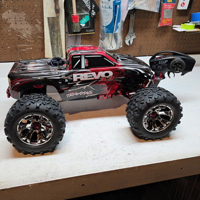 Traxxas Revo 3.3 1:10 Nitro 4WD RTR Monster Truck w/ TQi Radio Black/Red