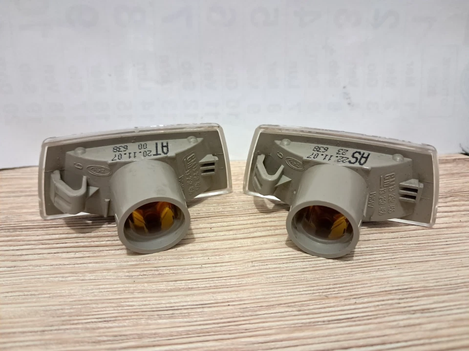 Opel 13252455 13252456 Freccia Destra E  Sinistra Opel Corsa D 2006 - Immagine 2 di 4