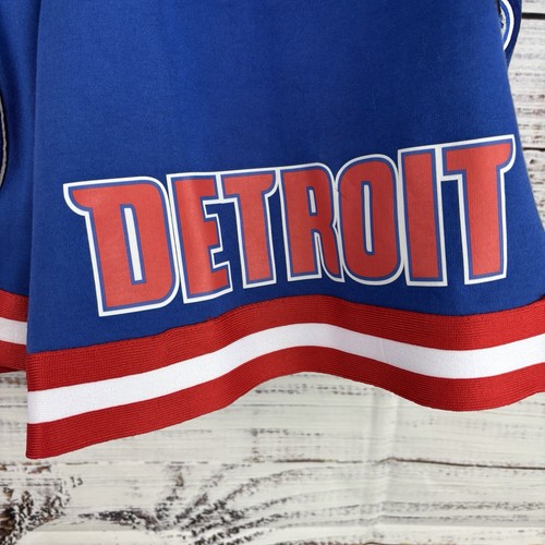 Pro Standard NBA DETROIT PISTONS CLASSIC CHENILLE MEN'S SHORT M Royal Blue FLAW - Picture 6 of 20