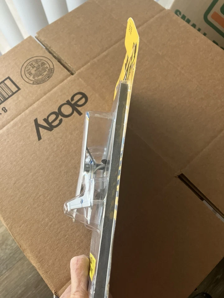 Cessna 172 Blue & White 5"X4" Diecast Plane Piece Runway 24 by Daron RW065 - Image 4 of 4