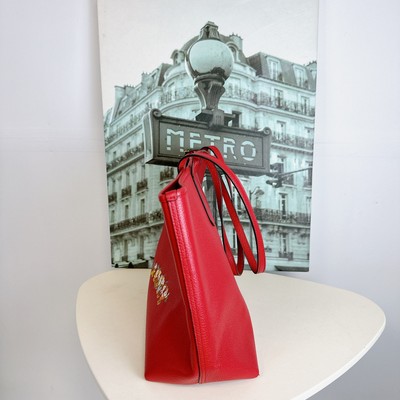バッグ Coach Disney Snow White Shoulder Bag Coach Disney Snow White and the Seven Dwarfs Pebble Women's