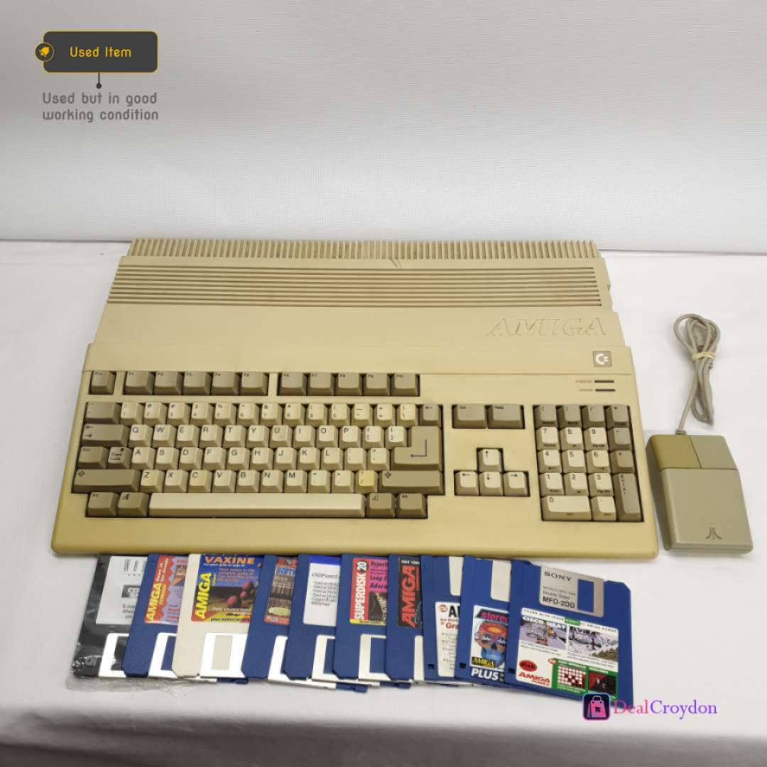 Ordenador Commodore Amiga 500 completo con accesorios