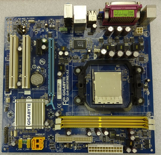 GIGABYTE Gam61pme Motherboard AMD Phenom II X2 555 CPU 1gb Ddr2 800