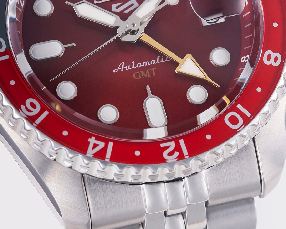 SEIKO 5 SKX GMT Passion Red Limited Edition 1000pcs 100m Automatic