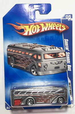 2009 Hot Wheels #111 HW City Works 5/10 SURFIN' SCHOOL BUS GRAY Variation w/5 Sp