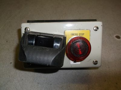 Custodia Hoffman E2PB Con Pannello Di Controllo 2 Pulsanti E Interruttori
