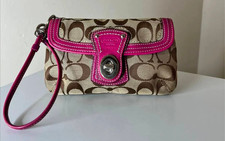 VINTAGE COACH SOHO SIGNATURE JACQUARD PINK TURNLOCK WRISTLET