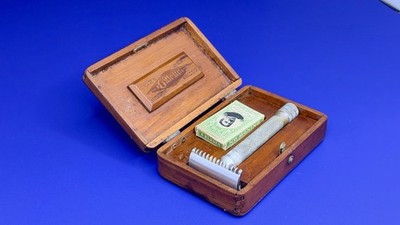 1920 Gillette Big Fellow Old Type in Original Wood Case
