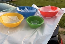 Pyrex Nesting Mix Bowls Clear Bottom Red/Yellow/Blue In Great Condition❤️💚💙