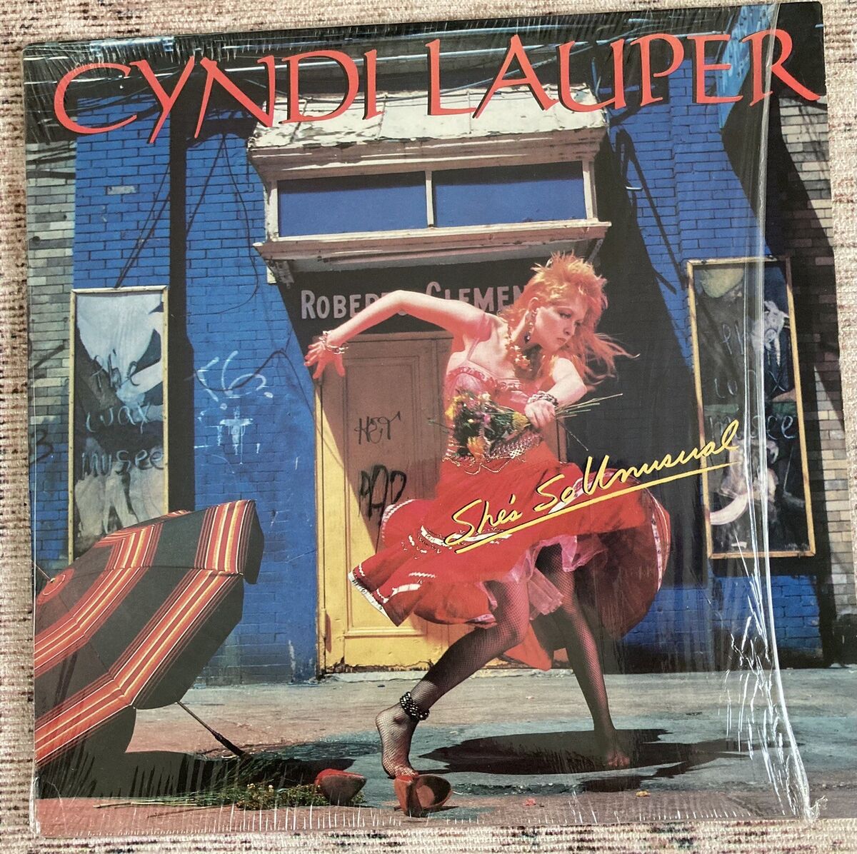 Cyndi Lauper “She's So Unusual” Vinyl LP Portrait Records FR Cyndi Lauper “She's So Unusual” Vinyl LP Portrait Records FR