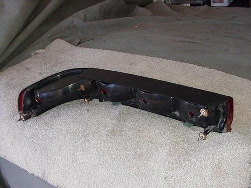 1994-1996 Buick Roadmaster Sedan Right Passenger Tail Light 16514016 Pinstriped - Picture 4 of 8