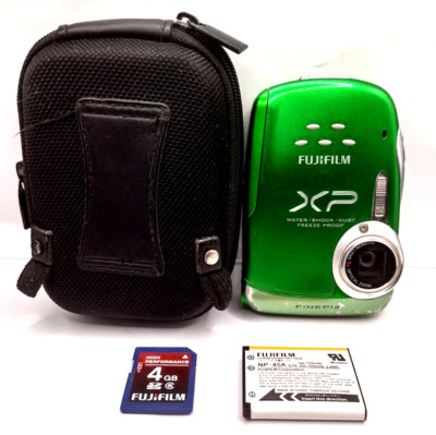 FujiFilm FinePix XP10 12MP Digital Camera Green 5x Zoom 2.7'' LCD - Memory Card