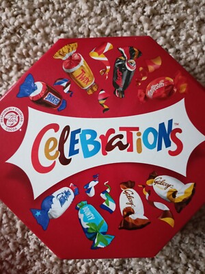 8 Packungen Celebrations Schokolade Mars Snickers, Bounty ,Maltesers Twix Riegel