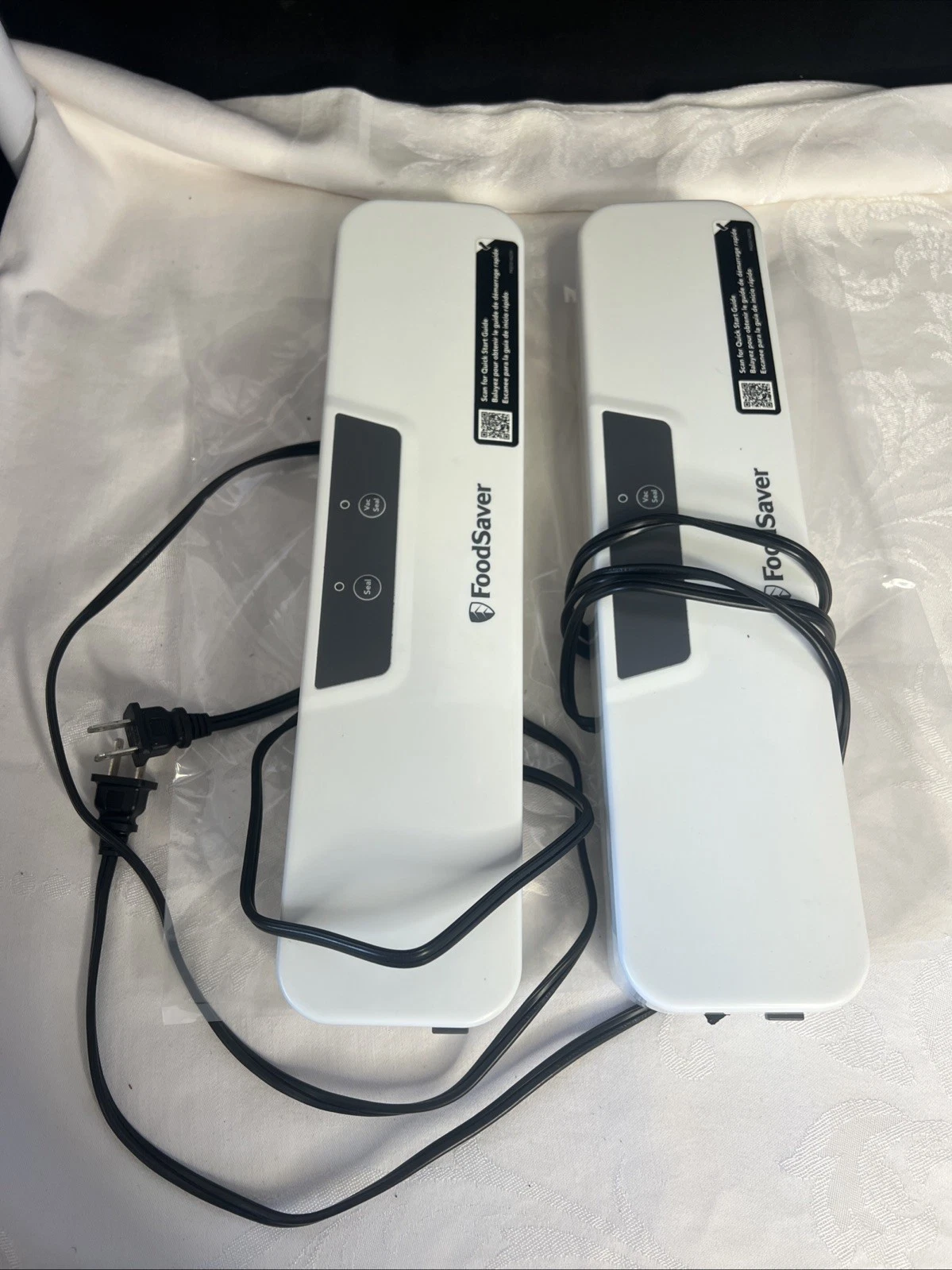 Lot of 2 FoodSaver Everyday Vacuum Sealers Model VS0230