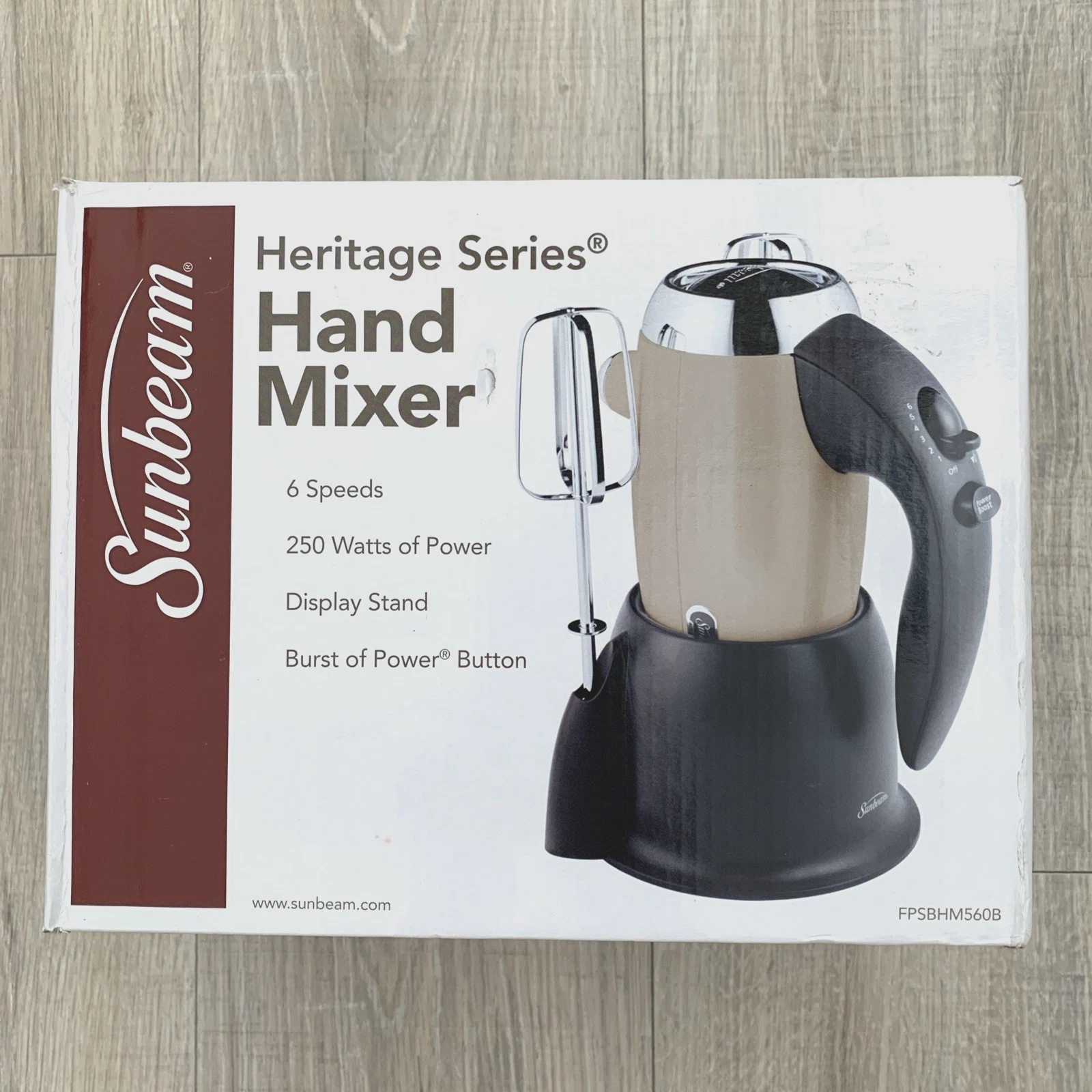 New Sunbeam Heritage Series 6-Speed Hand Mixer with Stand Model FPSBHM560B
Opens in a new window or