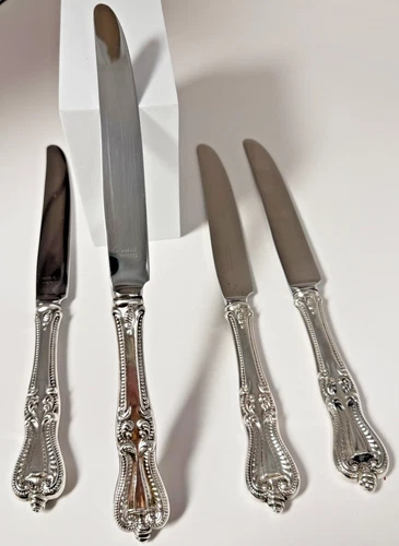 FOUR ANTIQUE TOWLE OLD COLONIAL (1894) STERLING SILVER DINNER KNIVES