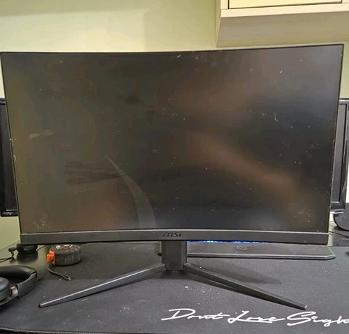 MSI Optix MAGIC241C 23,6" 144Hz Full HD VA LCD Gaming Monitor - Nero LCD rotto