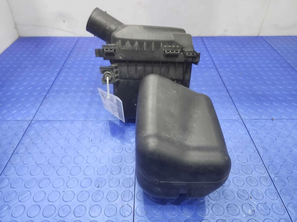 06-14 Subaru Tribeca Engine Air Cleaner Box Assembly Genuine OEM - Image 3 of 4