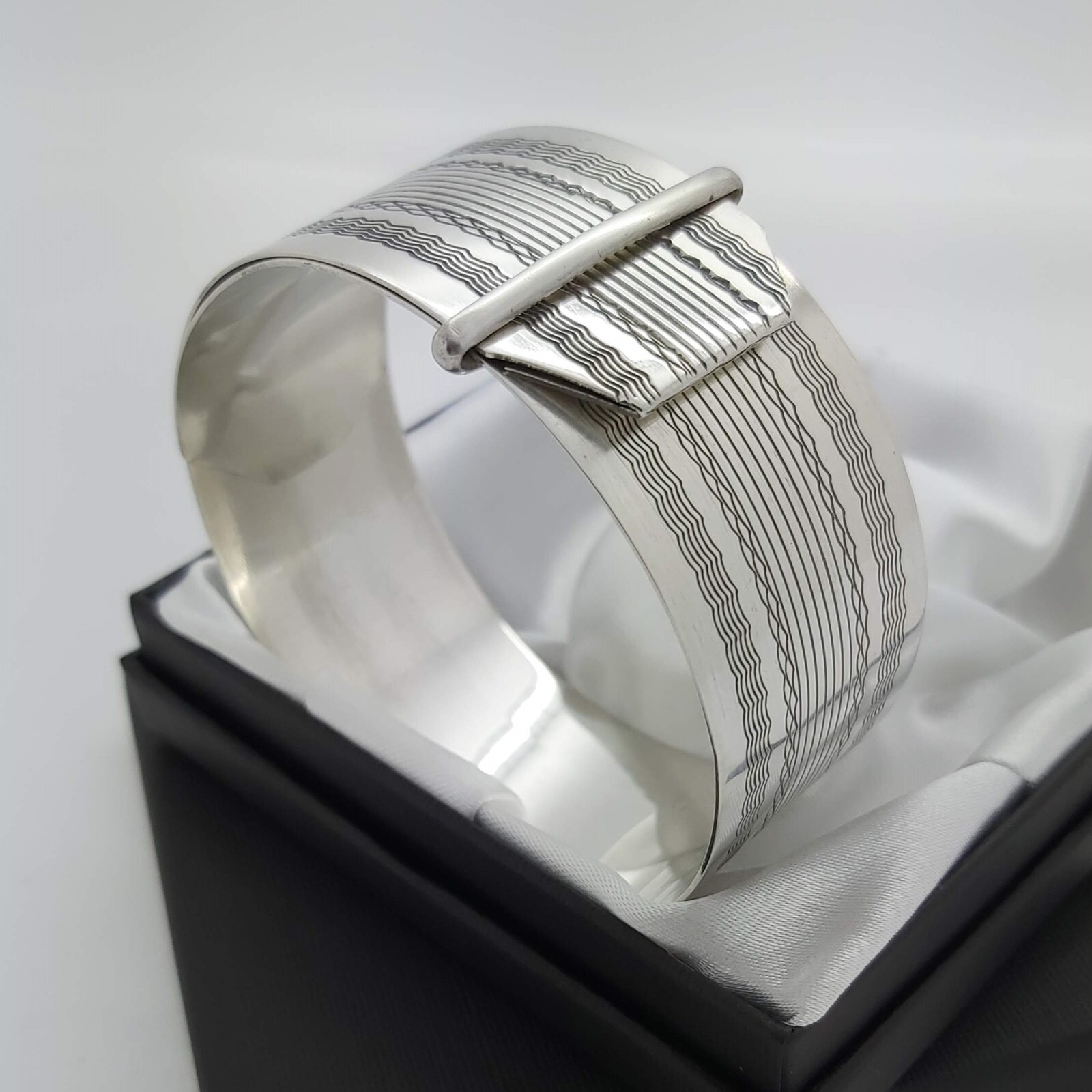 Art Deco Vintage Solid Sterling Silver Engine Tur… - image 2