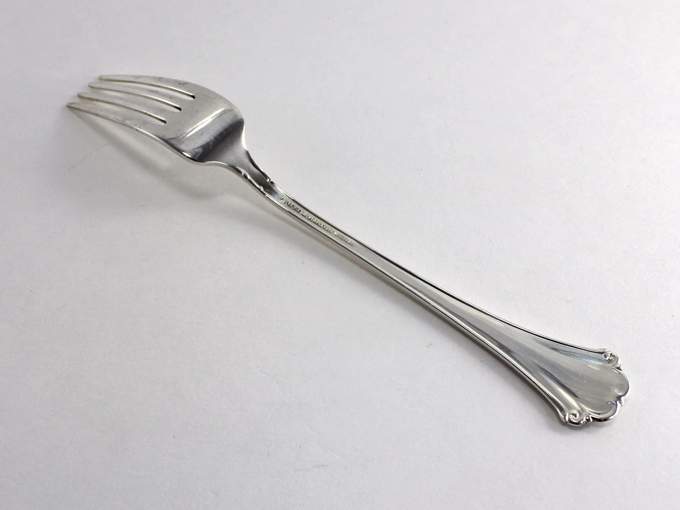 Horquilla Reed & Barton English Chippendale Place - 7 1/2 pulgadas - sin monogramas Foto 2 de 3