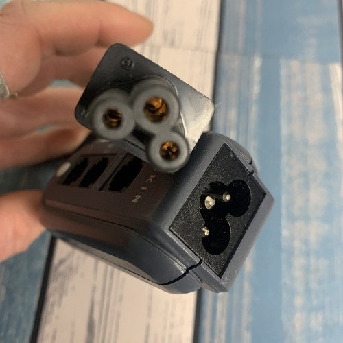 Belkin Notebook Travel Surge Protector Pack & Retractable Dial-up Patch Cord - 第 8/8 張圖片