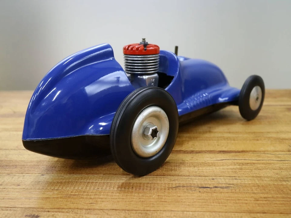 Mccoy Midget Racer Tether Car Red Head Race Car Engine 19 - Image 2 of 4