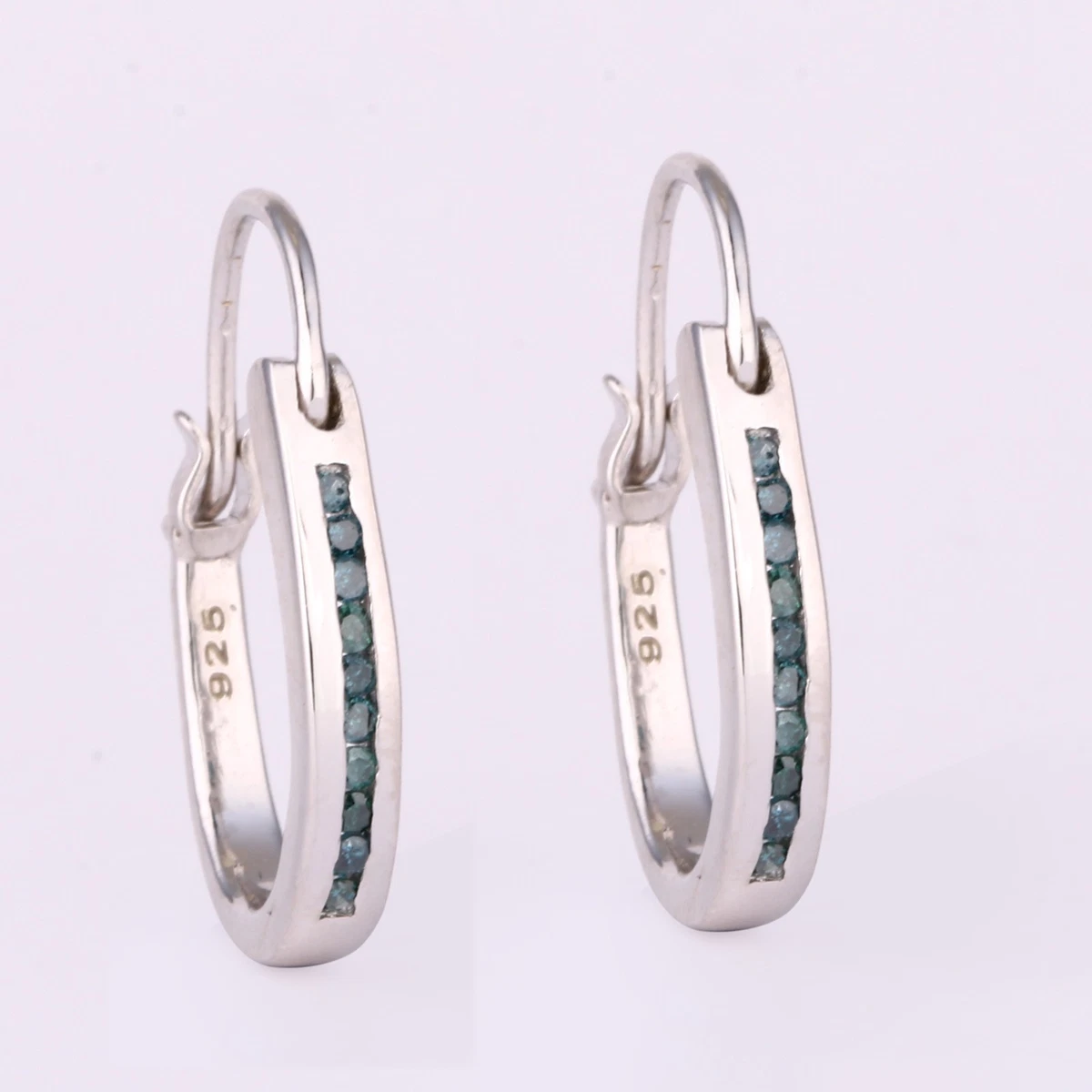 Anello oro bianco con Acquamarina e diamanti