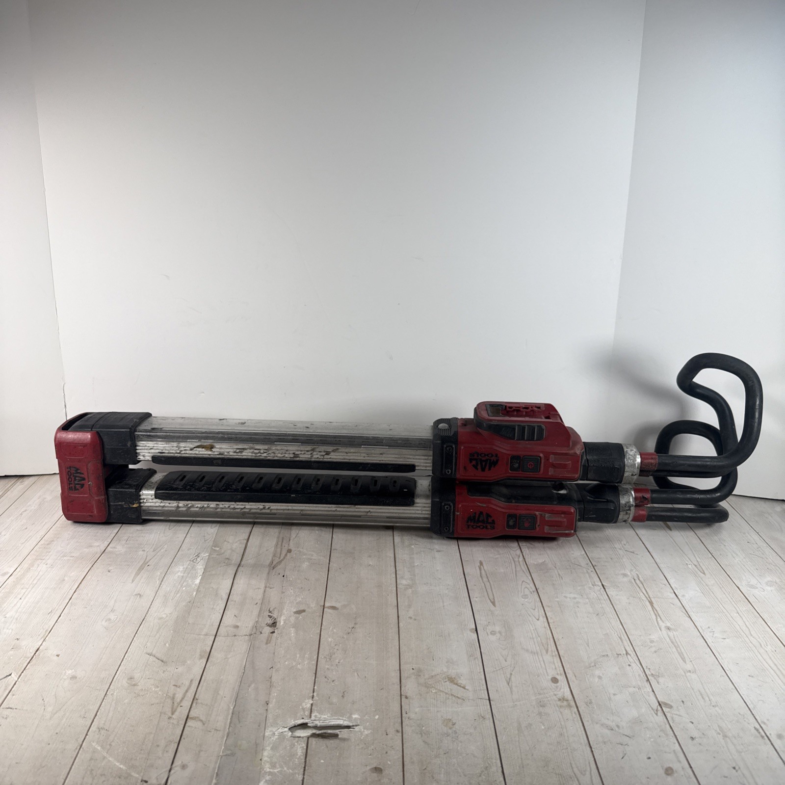 Mac Tools MCL045 20V Under-hood Led Light, FOR PARTS OR REPAIR READ!!!!! ✅