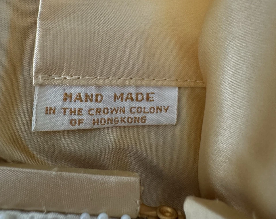 Vintage 1950s Hand Made Cream Hand Beaded  Clutch With A Snake Chain - Image 4 of 4