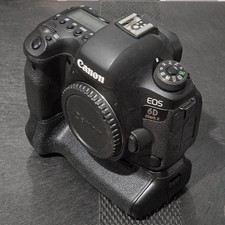 Canon EOS 6D Mark II With Battery Grip