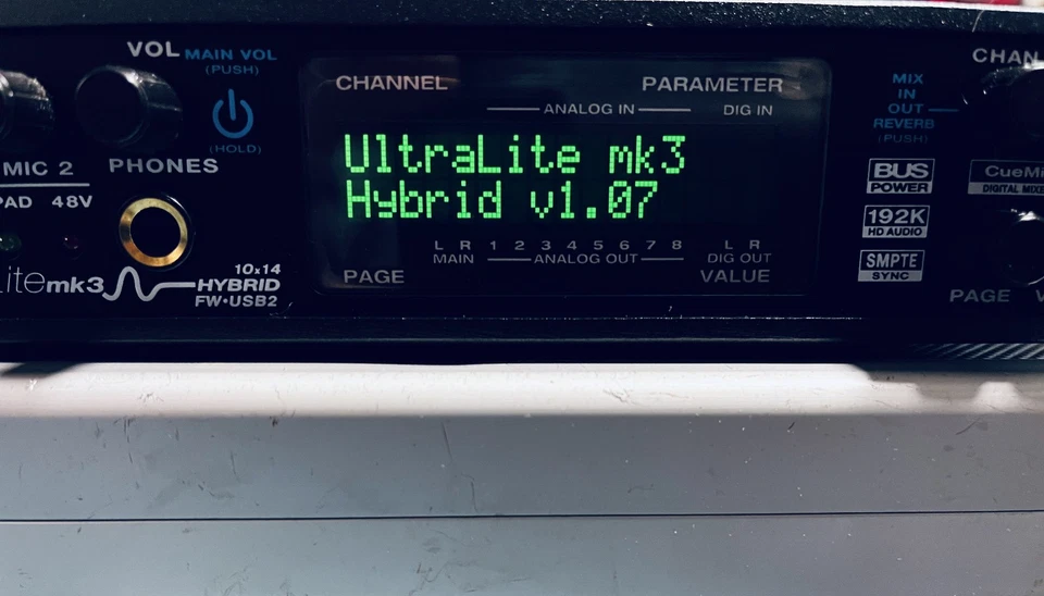 MOTU ULTRALITE MK3 HYBRID USB/FIREWIRE AUDIO INTERFACE - EXCELLENT CONDITION - Image 2 of 4