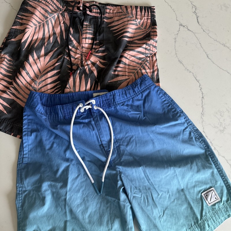 Lot Of 2 American Eagle Men’s Medium Board Shorts