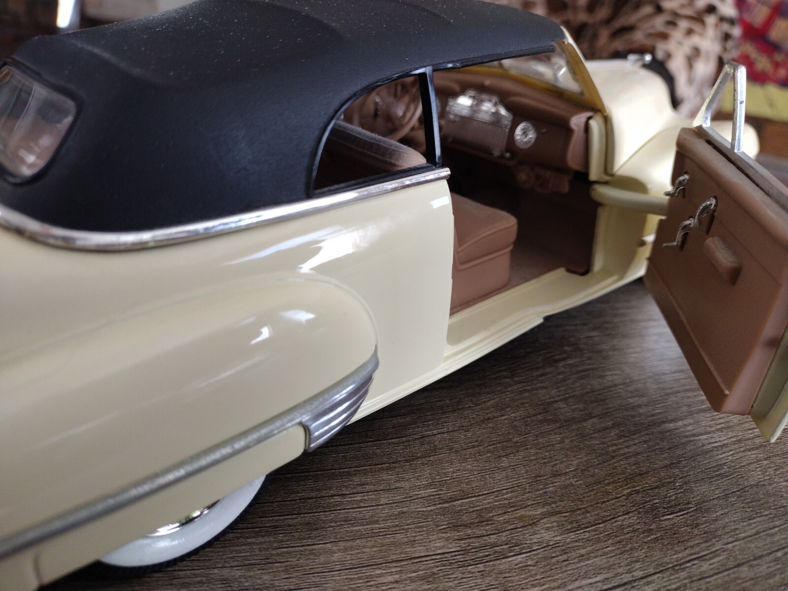 Miniature ANSON 1/18 - 1947 Cadillac Series 62 Noire, état Occasion, Diecast