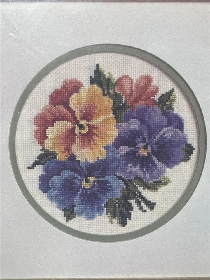 VINTAGE BERNAT CHART From Kit - PANSY BOUQUET - 10" x 10" with floss. - Image 2 of 2